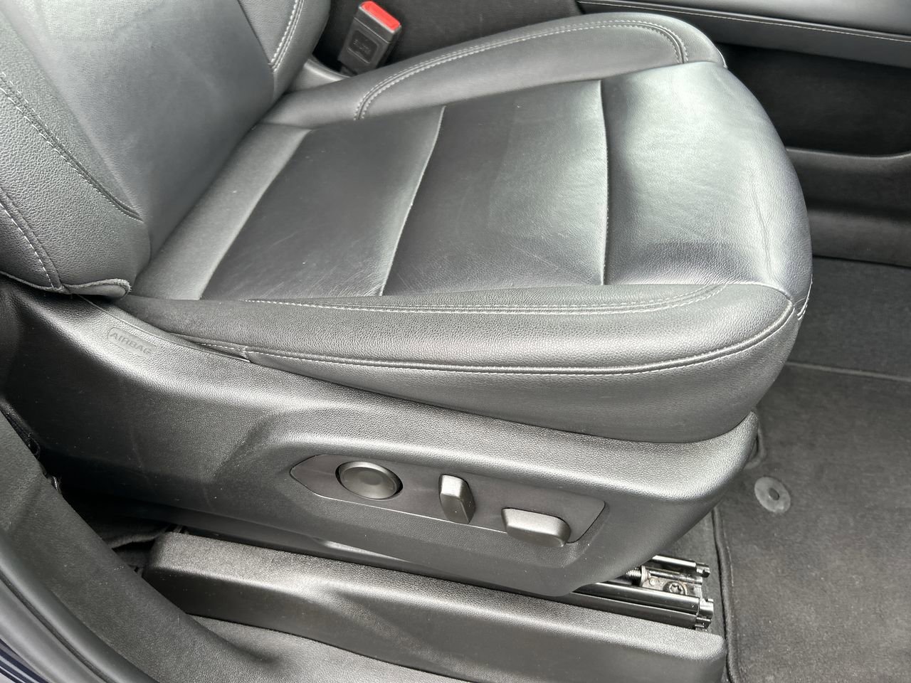 Used 2024 Chevrolet Tahoe LT image 15