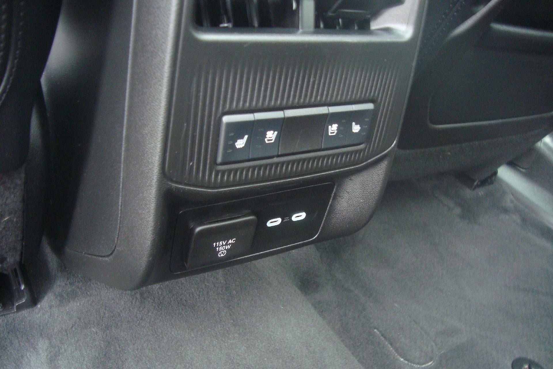 Used 2024 Jeep Wagoneer Launch Edition AWD/4WD image 30