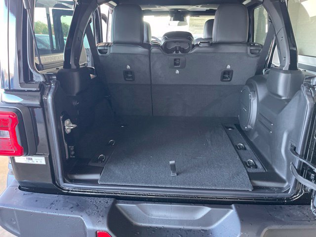 New 2027 Jeep Wrangler Unlimited Rubicon AWD/4WD image 13