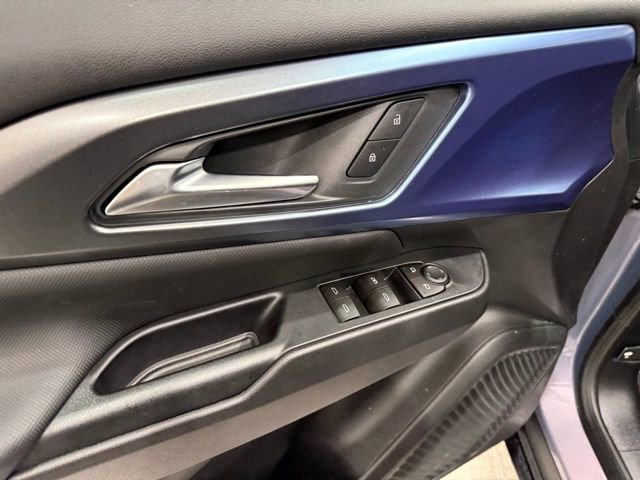 New 2026 Chevrolet Equinox EV LT image 16