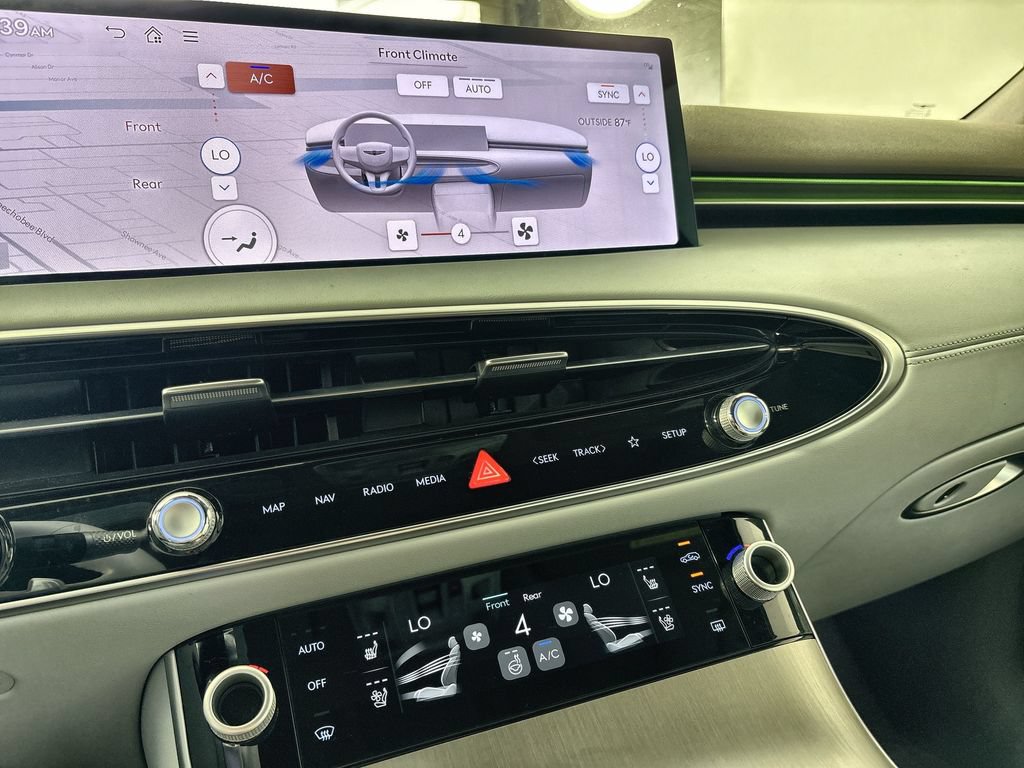 New 2026 Genesis GV70 2.5T Advanced AWD/4WD image 17