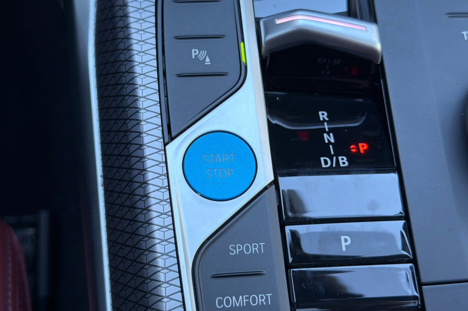 Used 2024 BMW i4 eDrive40 w/ M Sport Package image 28