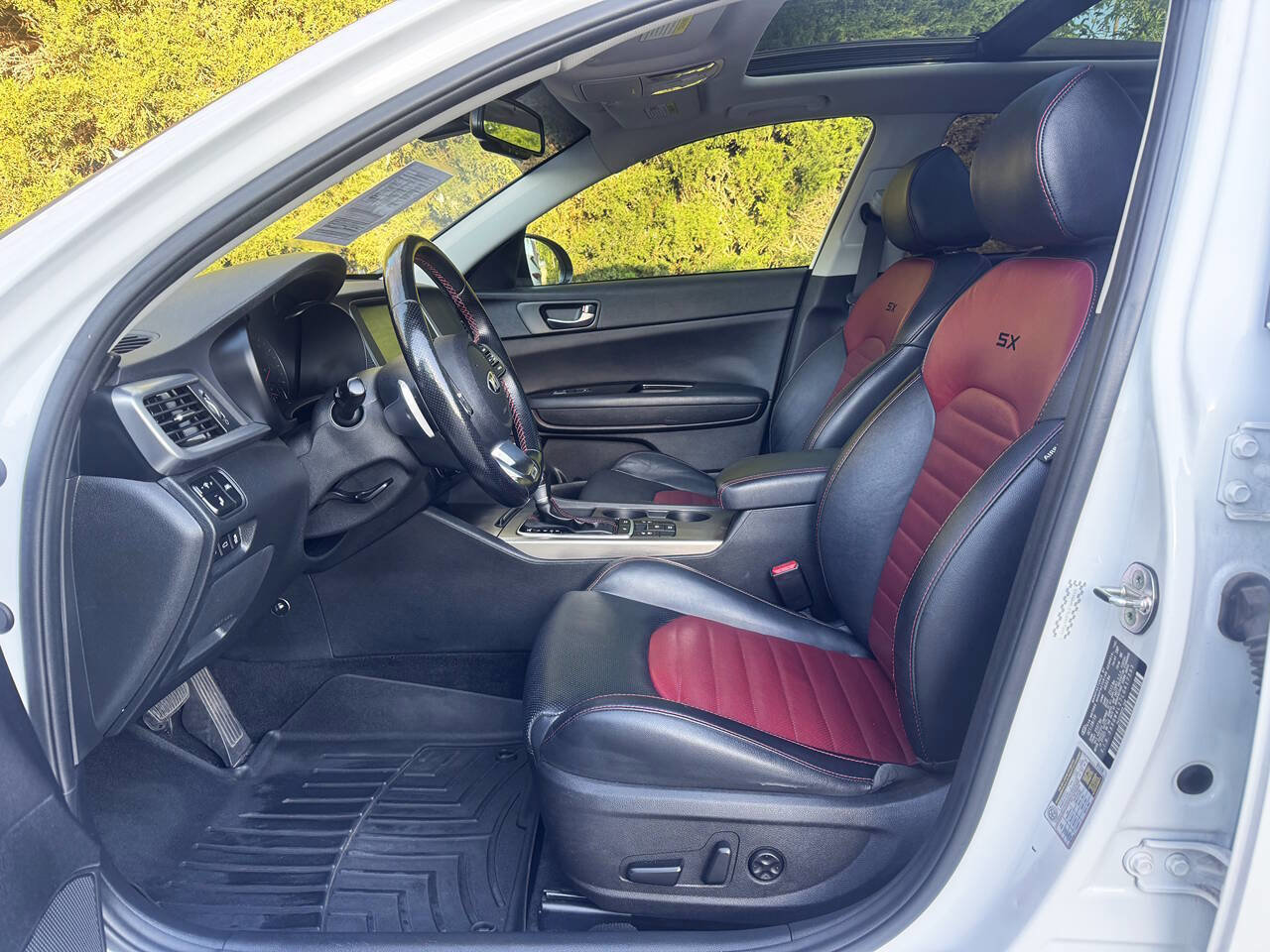 Used 2020 Kia Optima SX image 10