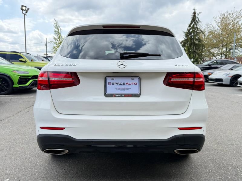 Used 2019 Mercedes-Benz GLC 300 4MATIC image 7