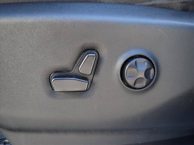 Used 2019 Chrysler Pacifica Touring-L FWD image 13