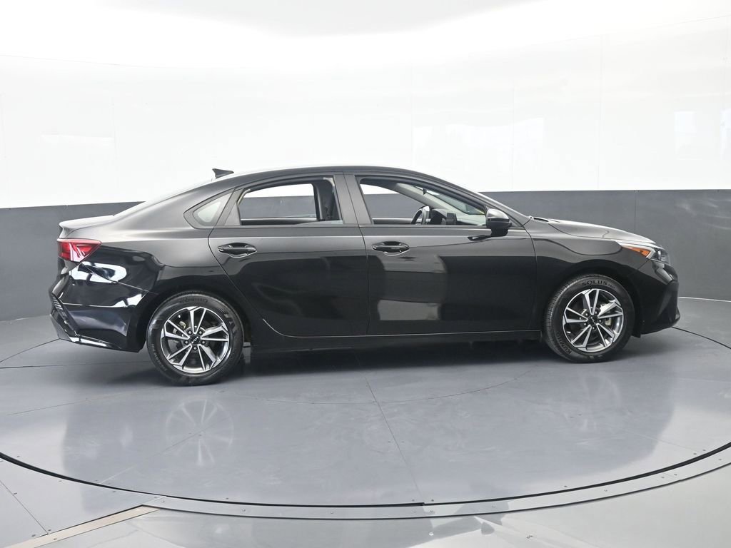 Used 2023 Kia Forte LXS FWD image 7