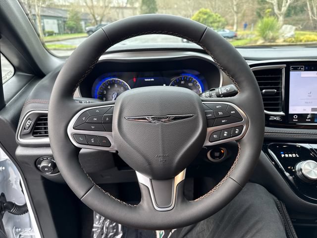 New 2026 Chrysler Pacifica Pinnacle AWD/4WD image 18