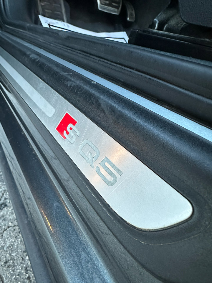 Used 2015 Audi SQ5 Premium Plus w/ Technology Package image 24