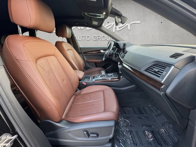 Used 2019 Audi Q5 2.0T Premium w/ Convenience Package AWD/4WD image 24