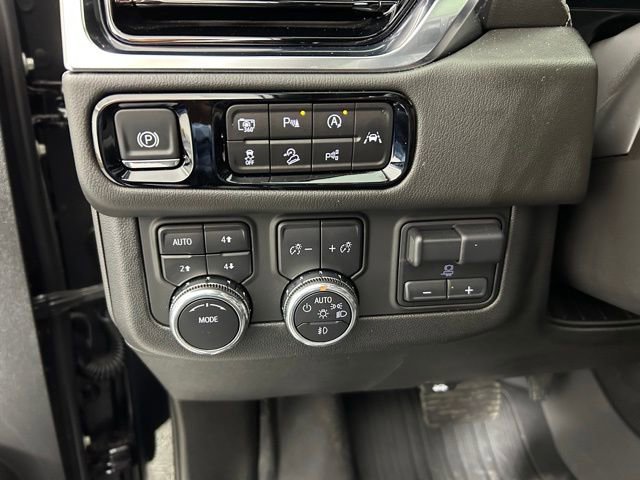 Used 2025 GMC Yukon XL Denali w/ Denali Reserve Package image 22