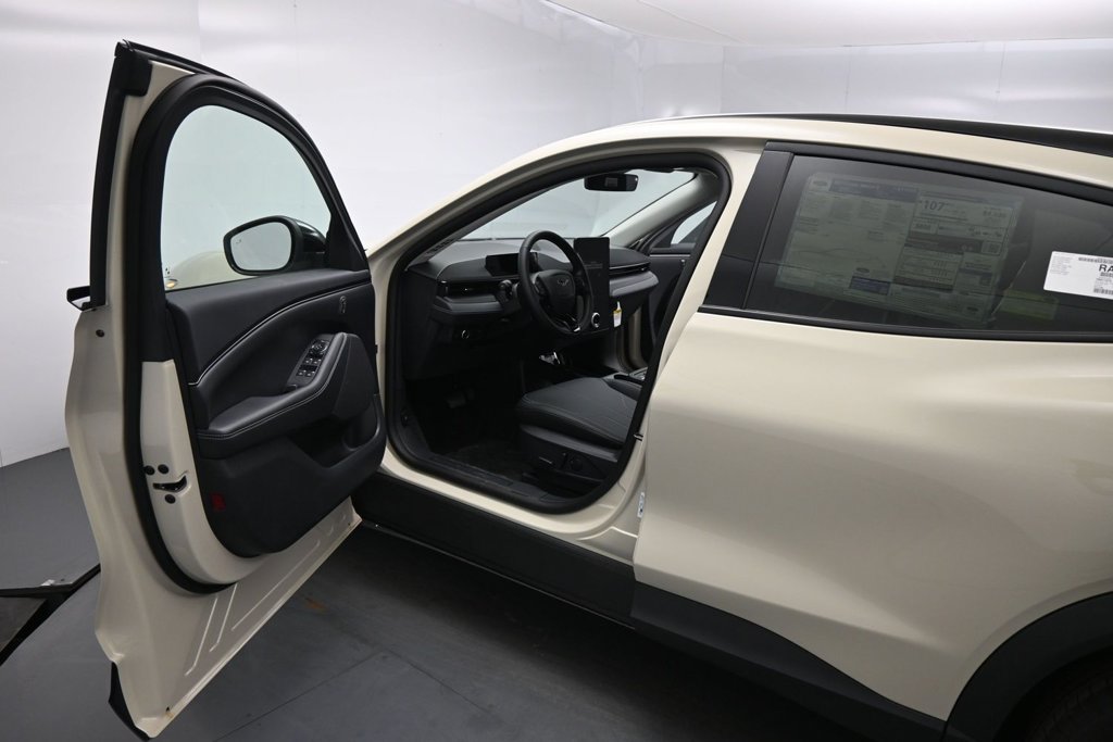 New 2026 Ford Mustang Mach-E Select RWD image 8