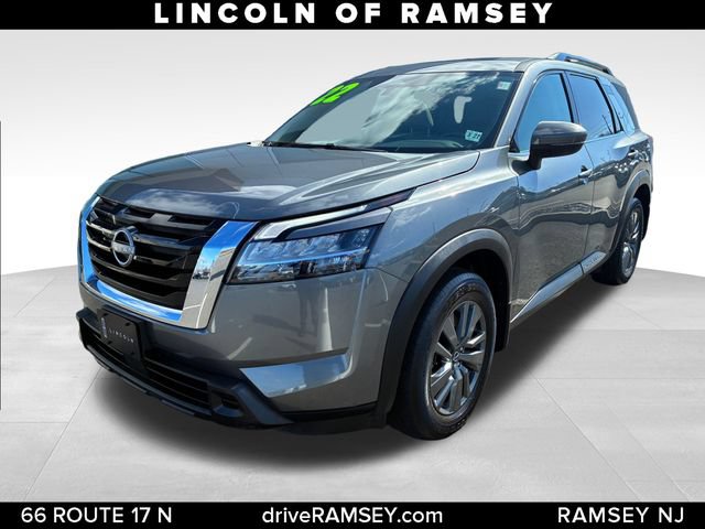 Used 2022 Nissan Pathfinder SV w/ SV Premium Package AWD/4WD image 1