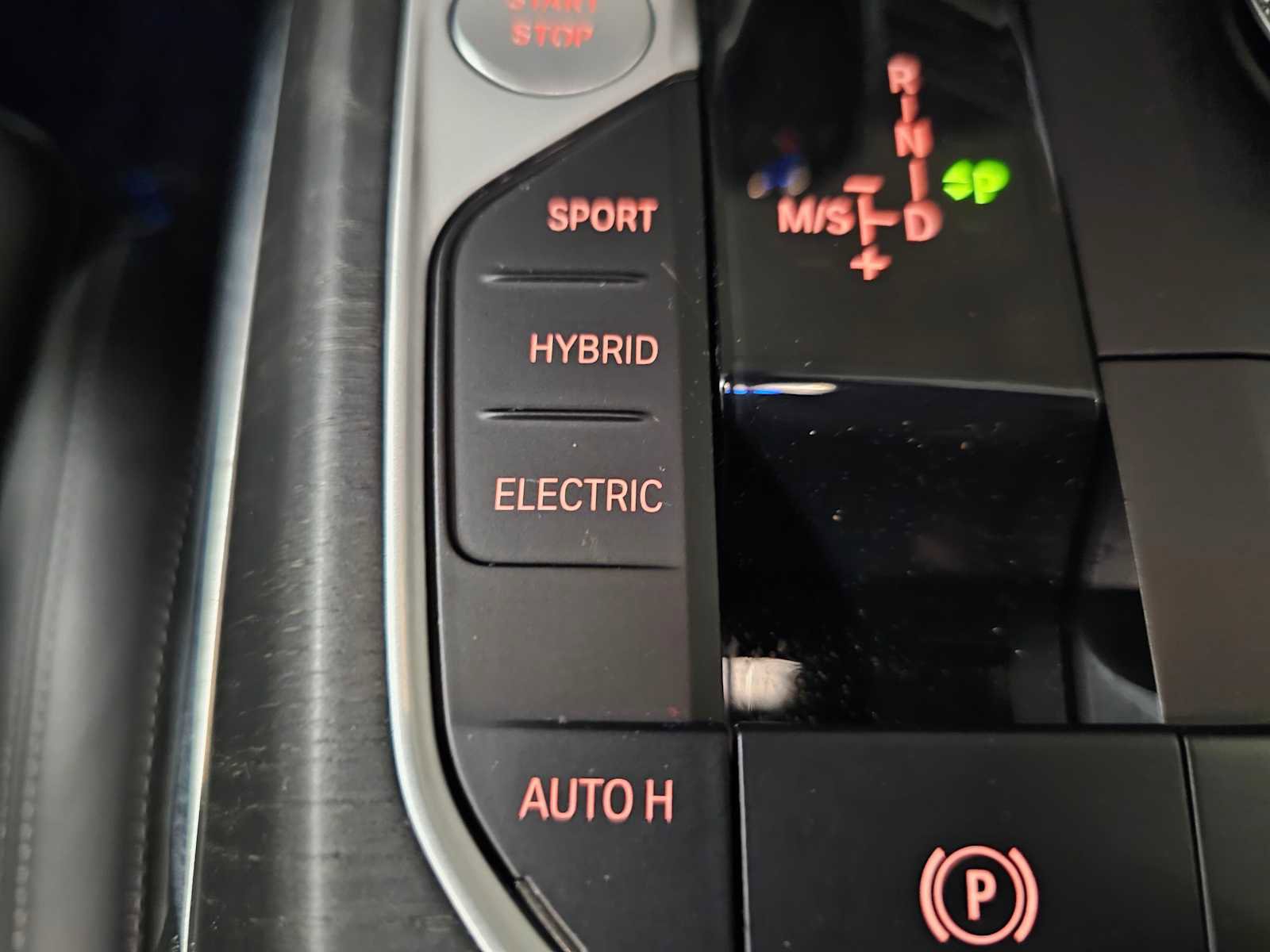 Used 2022 BMW 330e xDrive w/ M Sport Package AWD/4WD image 22