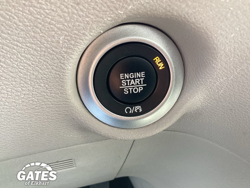 Used 2023 Chrysler Pacifica Touring-L FWD image 22