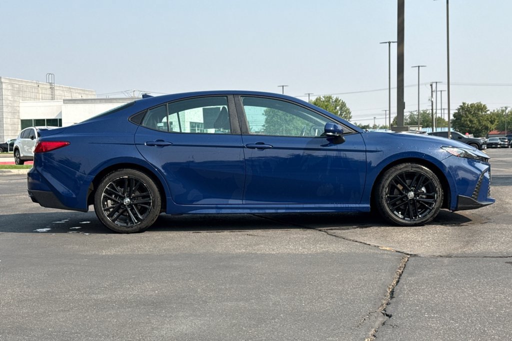 Used 2025 Toyota Camry SE FWD image 3