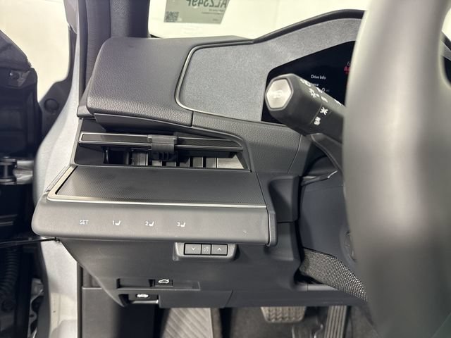 Certified 2026 Lexus ES 350e w/ Convenience Package FWD image 14
