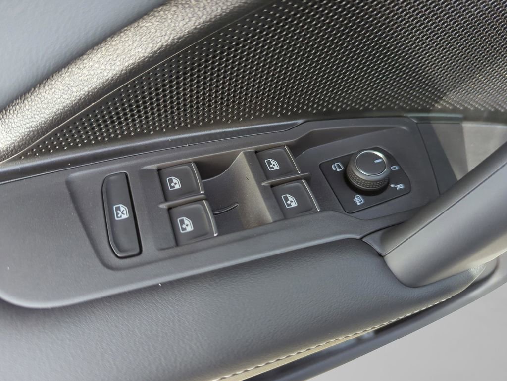 Used 2026 Volkswagen Tiguan SEL R-Line image 47