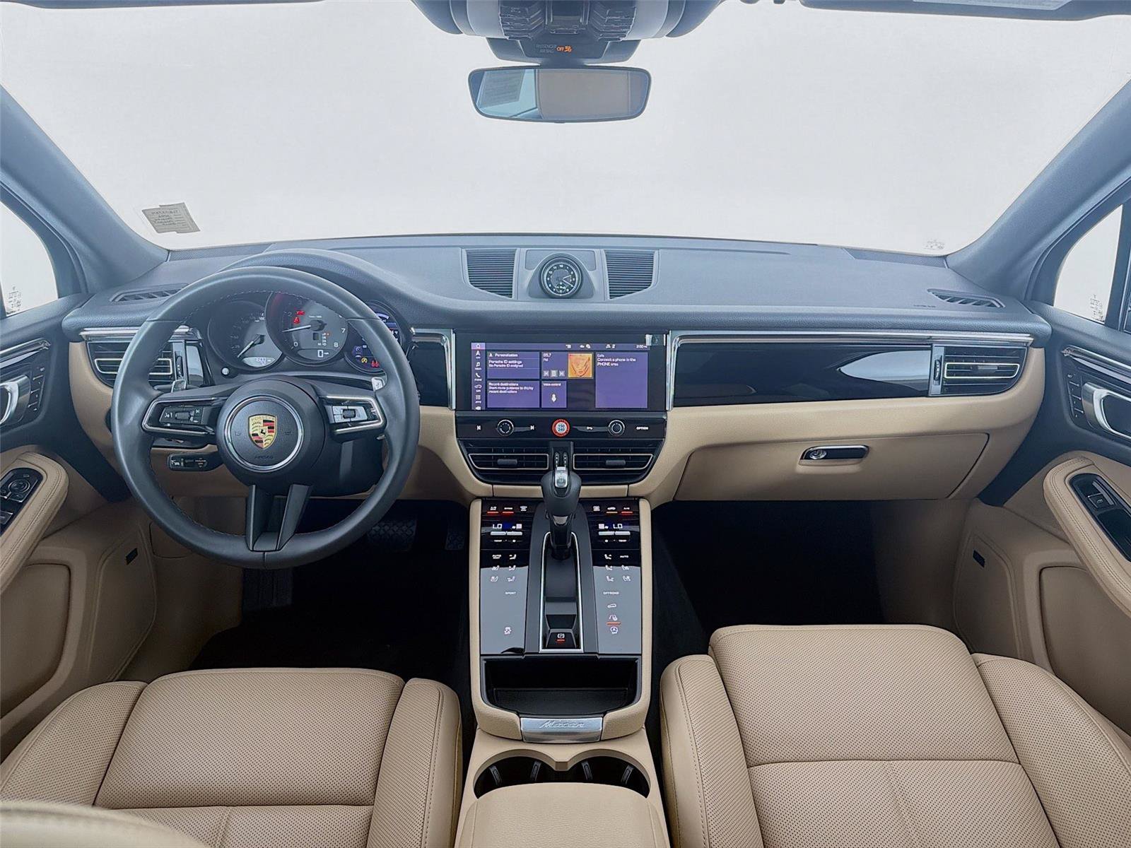 Certified 2026 Porsche Macan AWD/4WD image 16