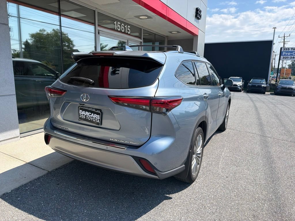 Used 2022 Toyota Highlander Platinum AWD/4WD image 4