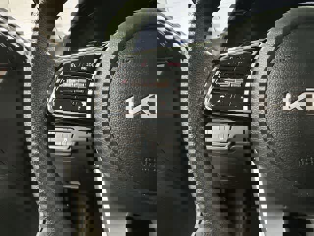 Used 2022 Kia Forte LXS image 8