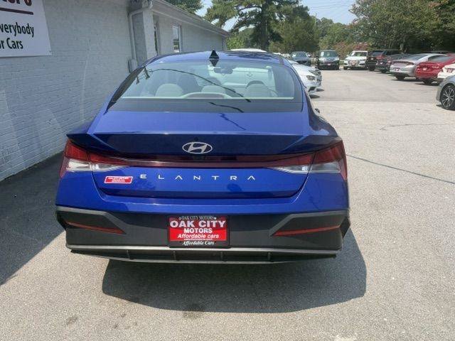 Used 2024 Hyundai Elantra SEL FWD image 6