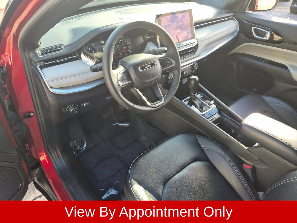 Used 2025 Jeep Compass Limited AWD/4WD image 11