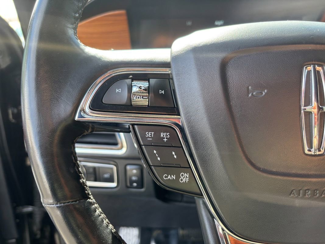 Used 2019 Lincoln Navigator Reserve image 16