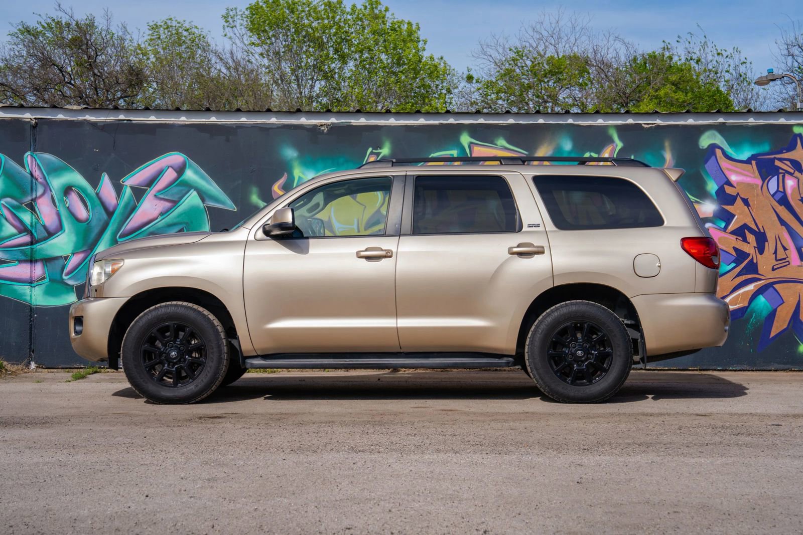 Used 2014 Toyota Sequoia SR5 RWD image 6