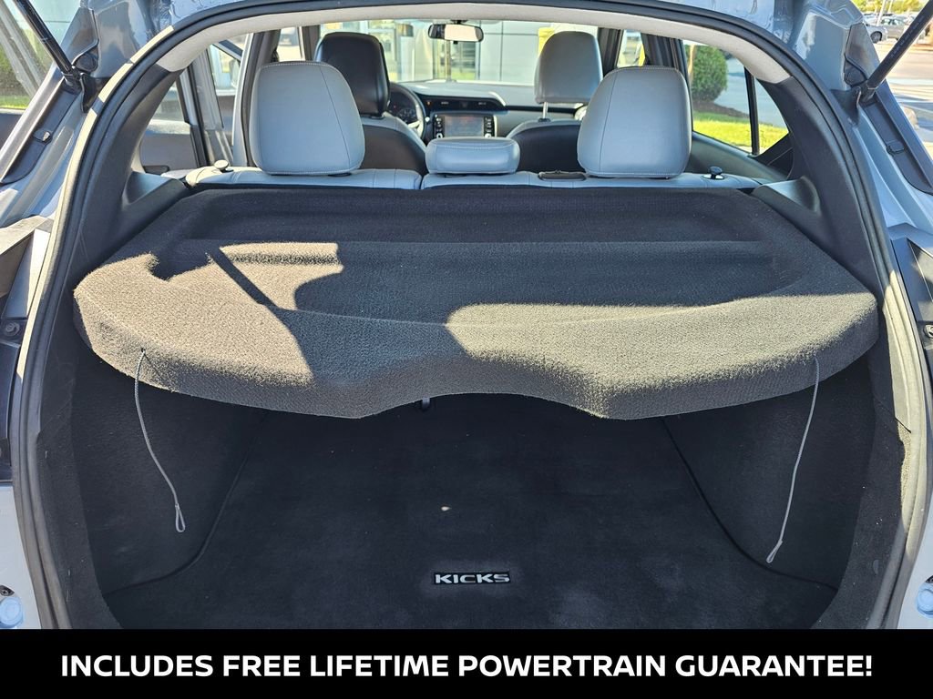 Used 2022 Nissan Kicks SR w/ Premium Package FWD image 11