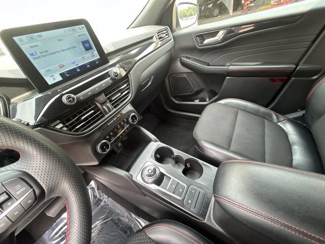 Used 2025 Ford Escape ST-Line Select AWD/4WD image 27