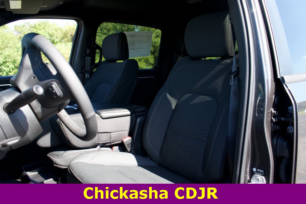 New 2026 RAM 1500 4x4 Crew Cab image 7