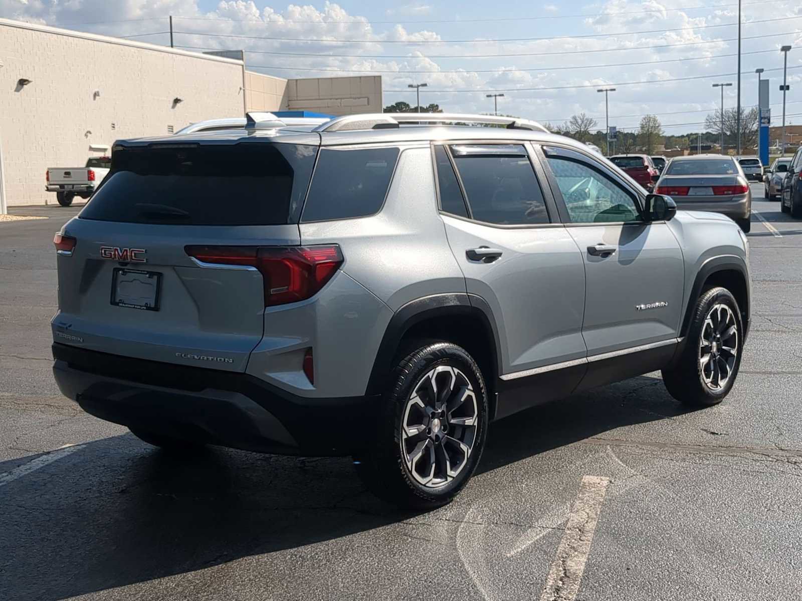 Used 2026 GMC Terrain Elevation w/ Elevation Premium Package image 8