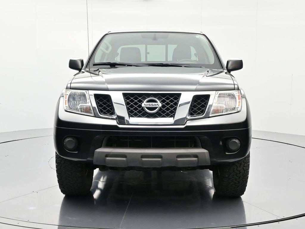 Used 2019 Nissan Frontier SV image 2