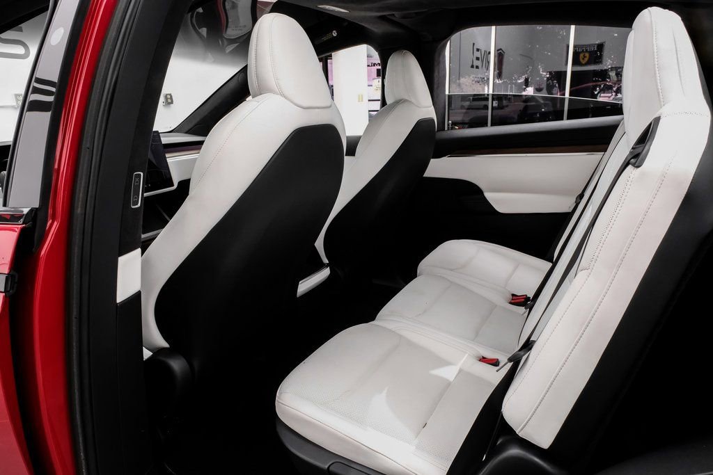 Used 2023 Tesla Model X image 46