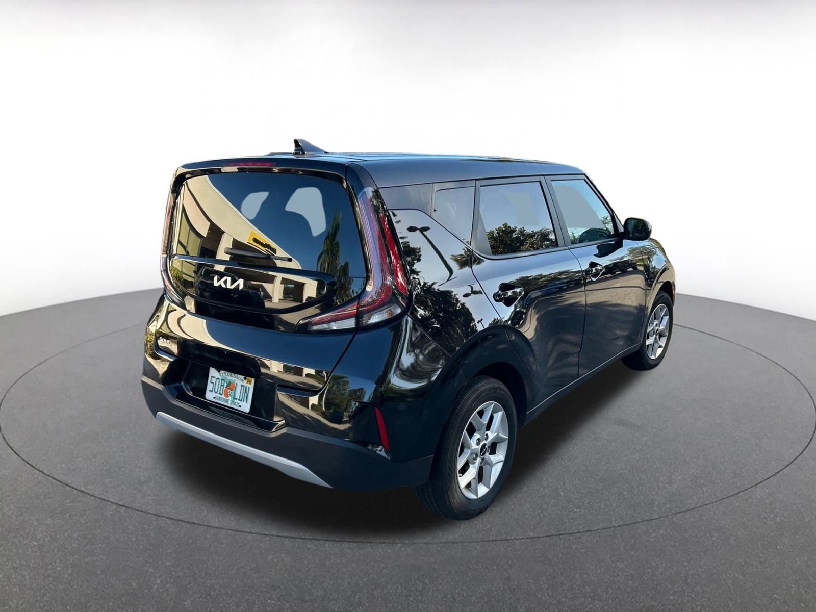 Used 2025 Kia Soul LX w/ LX Technology Package image 7