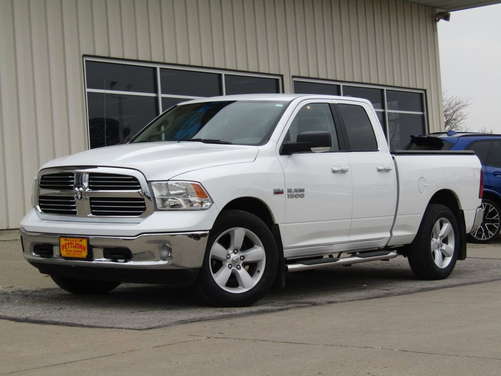Used 2017 RAM 1500 Classic SLT w/ SLT Plus D￩cor Group image 12