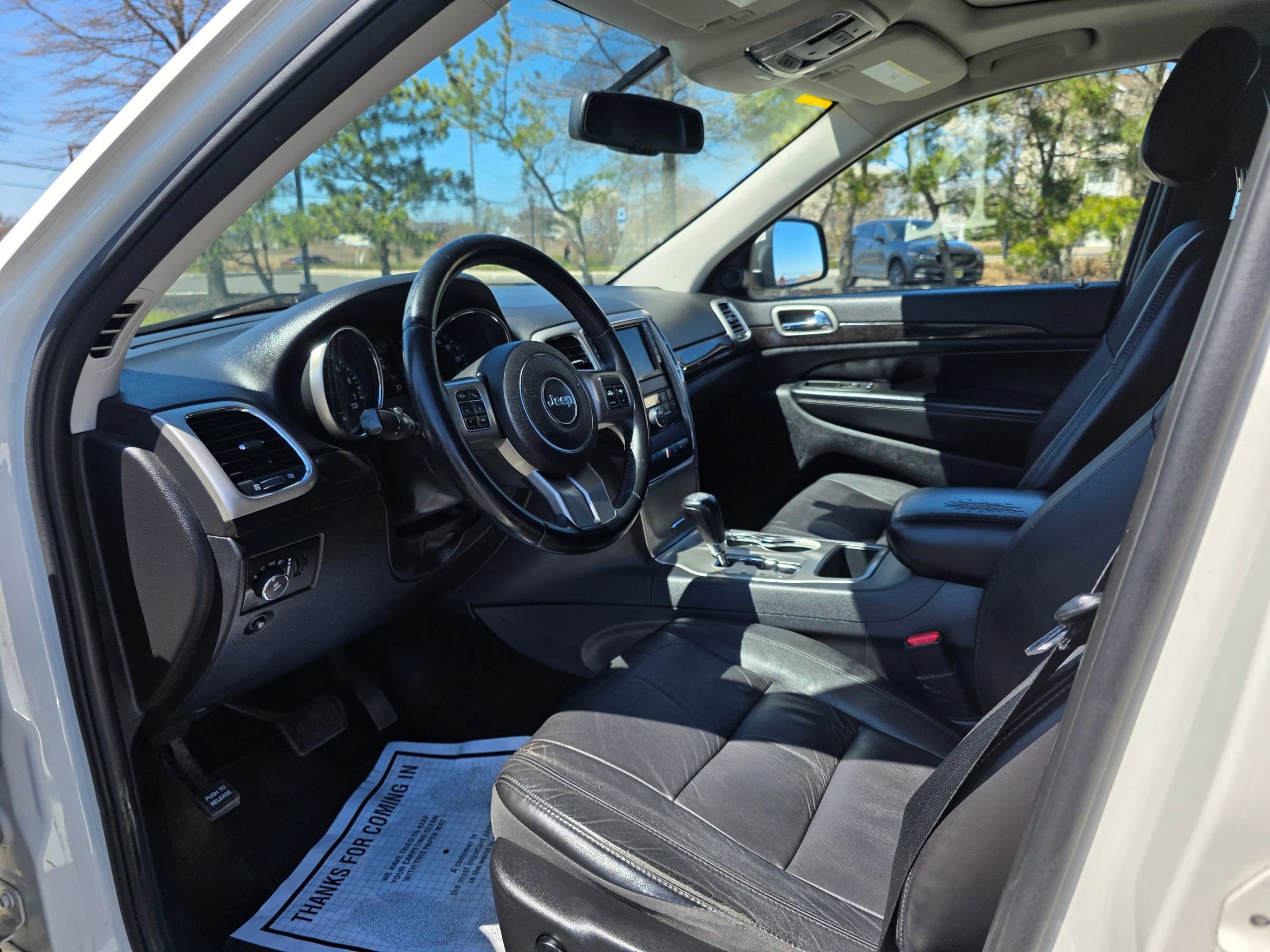 Used 2012 Jeep Grand Cherokee Laredo AWD/4WD image 12