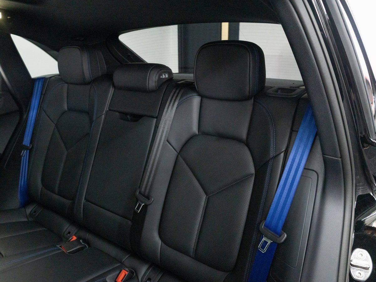 New 2026 Porsche Macan Turbo image 23