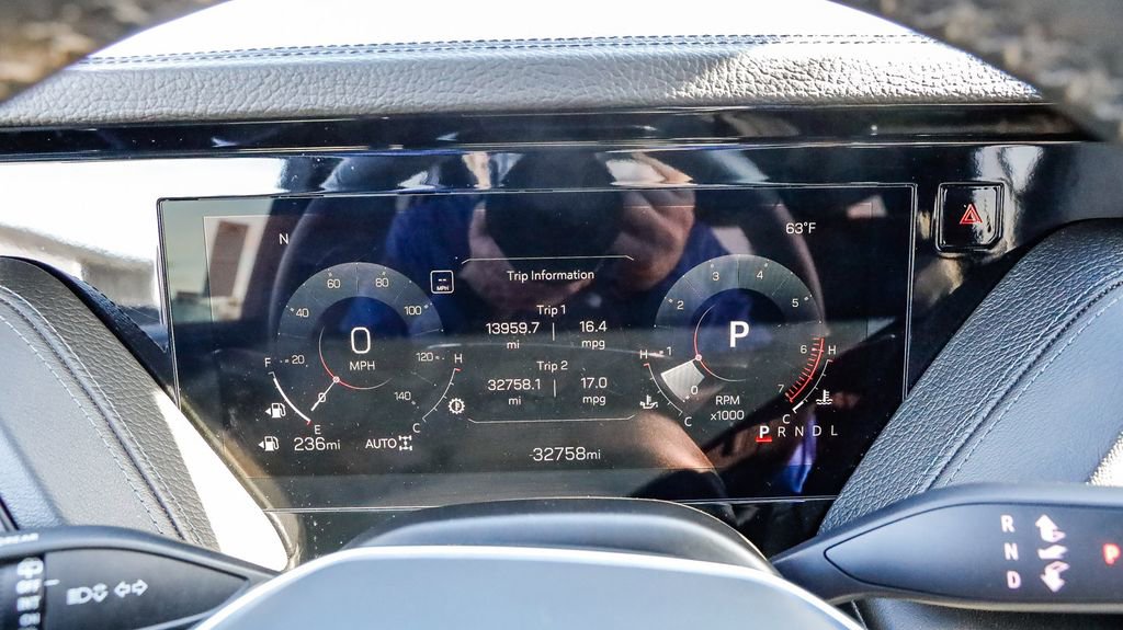 Used 2025 GMC Yukon Denali AWD/4WD image 27