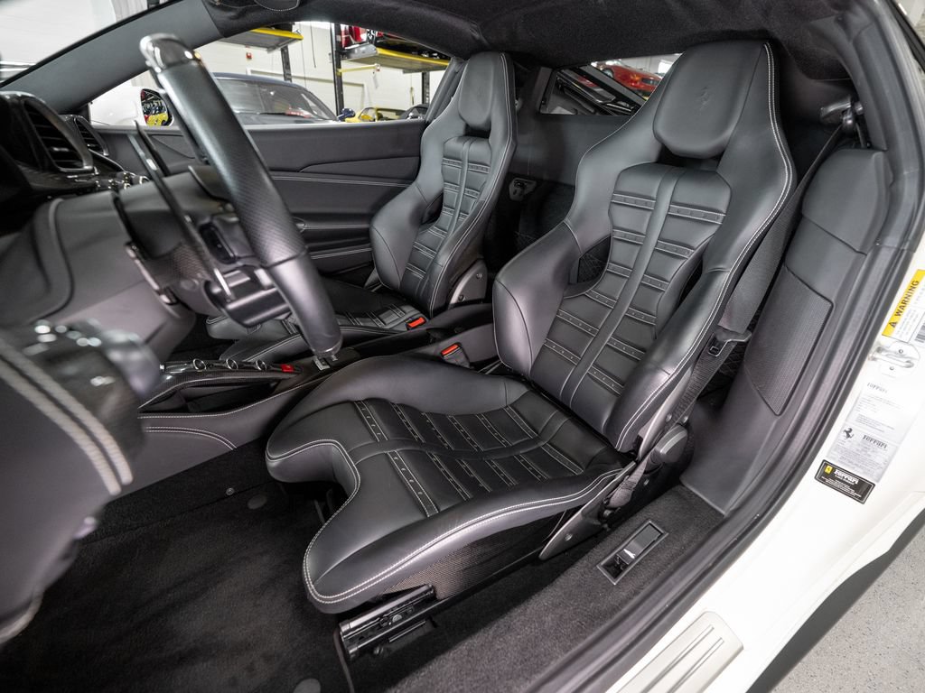 Used 2018 Ferrari 488 GTB RWD image 12