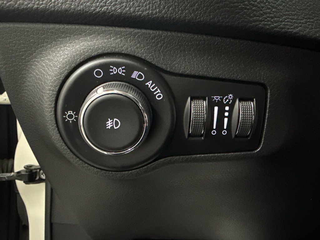 Used 2017 Jeep Compass Trailhawk w/ Navigation Group AWD/4WD image 16