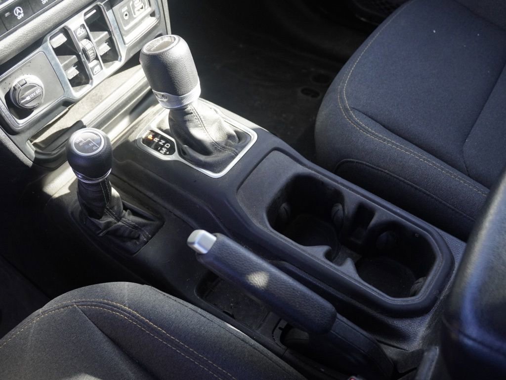 Used 2024 Jeep Gladiator Sport image 18