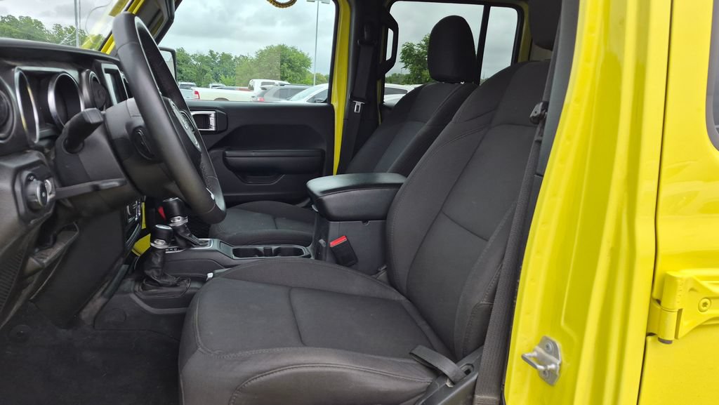 Used 2023 Jeep Wrangler Unlimited Sport AWD/4WD image 9