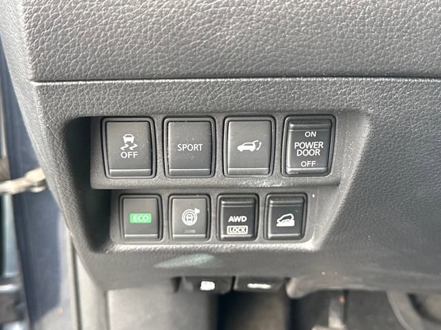 Used 2016 Nissan Rogue SV w/ SV Premium Package image 25