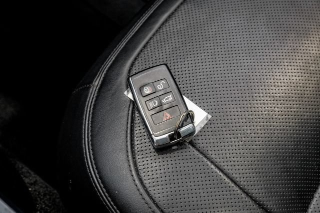 Used 2019 Land Rover Range Rover Supercharged AWD/4WD image 82