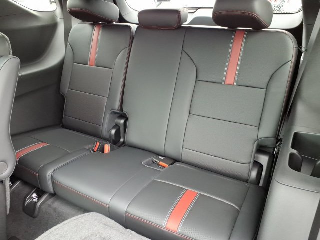 New 2027 Chevrolet Traverse RS w/ LPO, Floor Liner Package AWD/4WD image 10