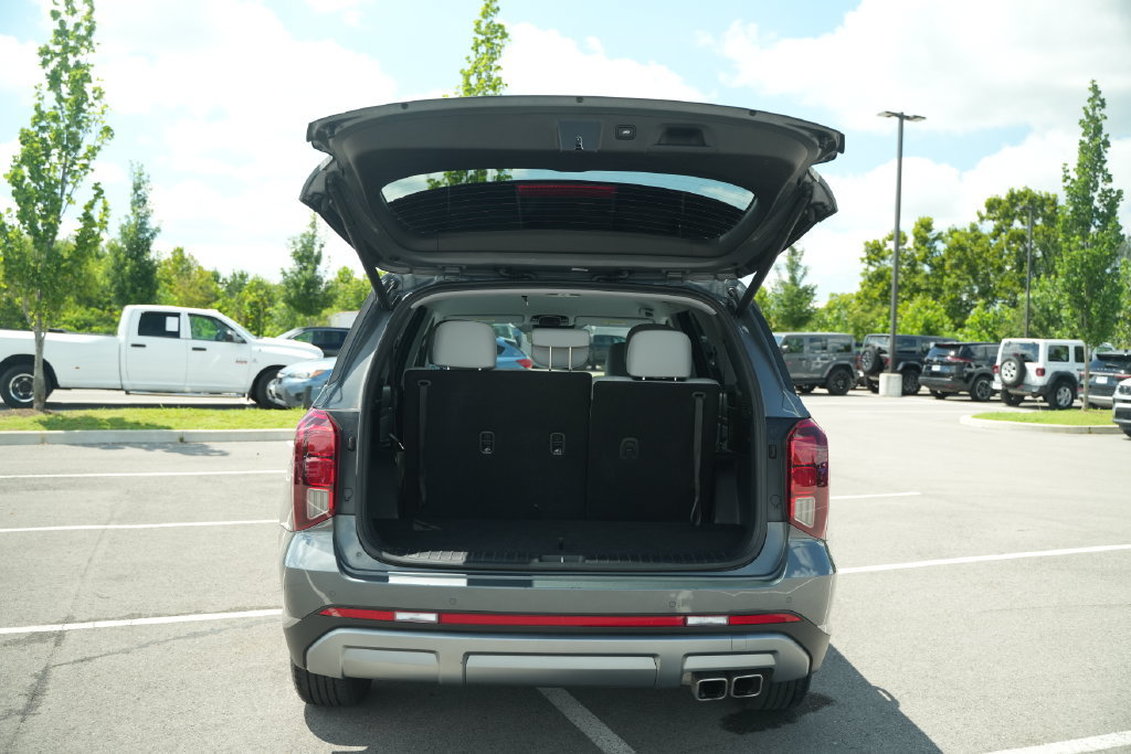 Used 2025 Hyundai Palisade SEL FWD image 17