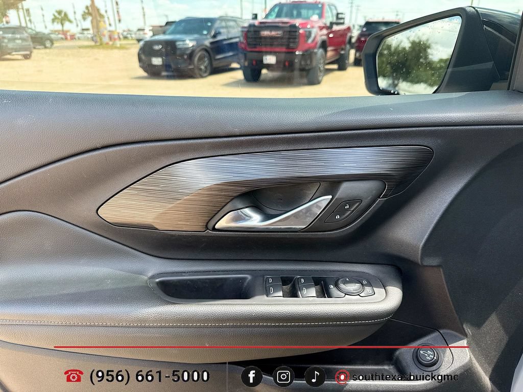 Used 2024 GMC Terrain SLE w/ Driver Convenience Package FWD image 10