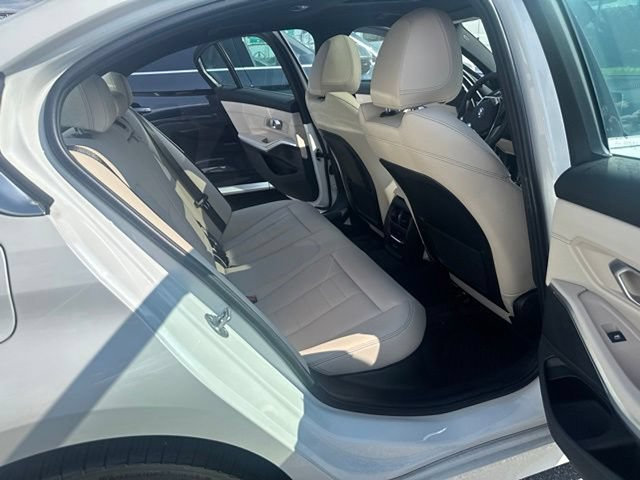 Used 2021 BMW 330i xDrive Sedan w/ Premium Package AWD/4WD image 22