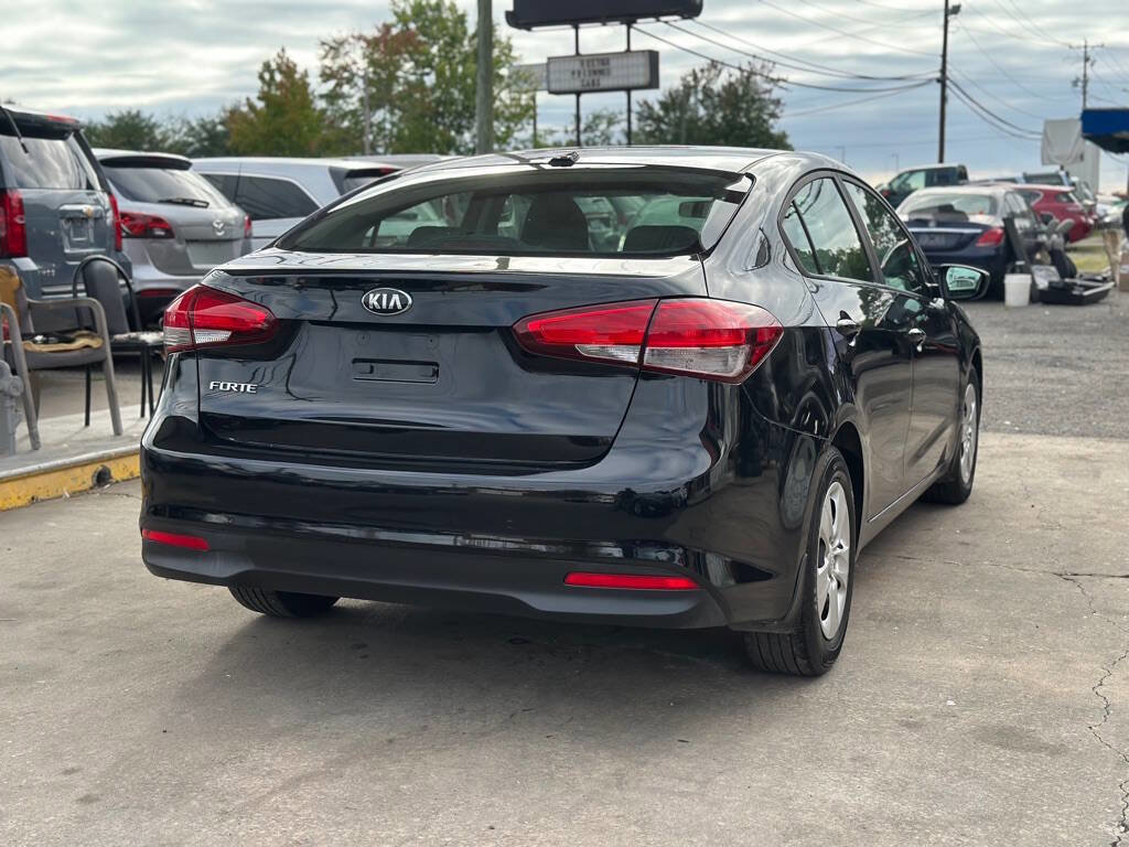 Used 2018 Kia Forte LX image 9